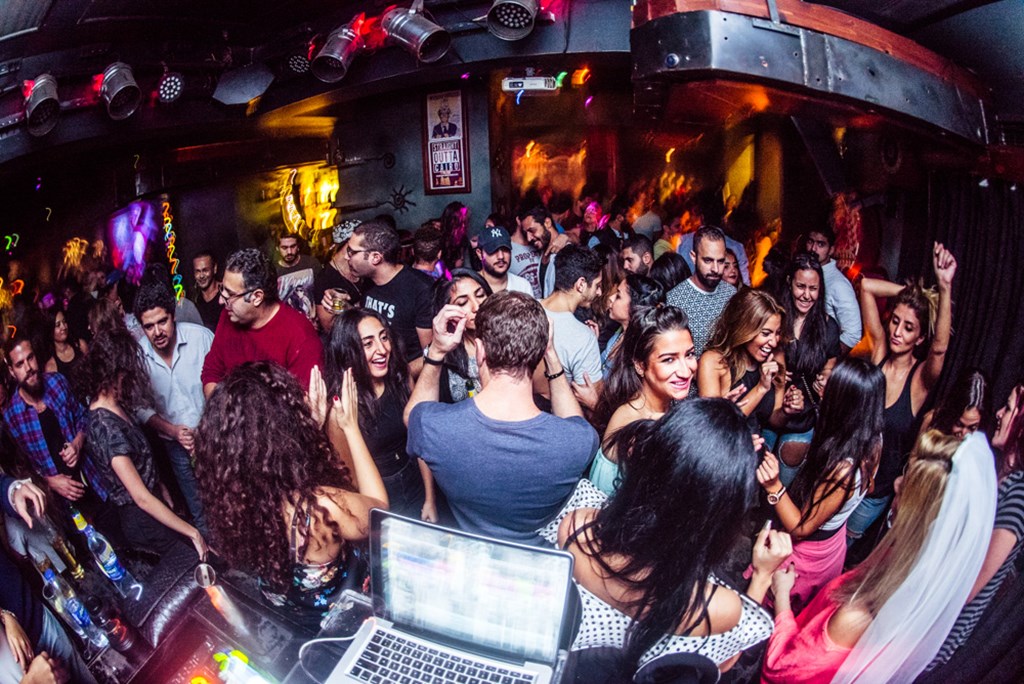 دليل السهرات الفاخرة في القاهرة 2026: أين يقضي النخبة لياليهم؟